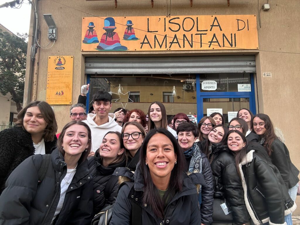 La 5 DL visita la Onlus “L’isola di Amantani”