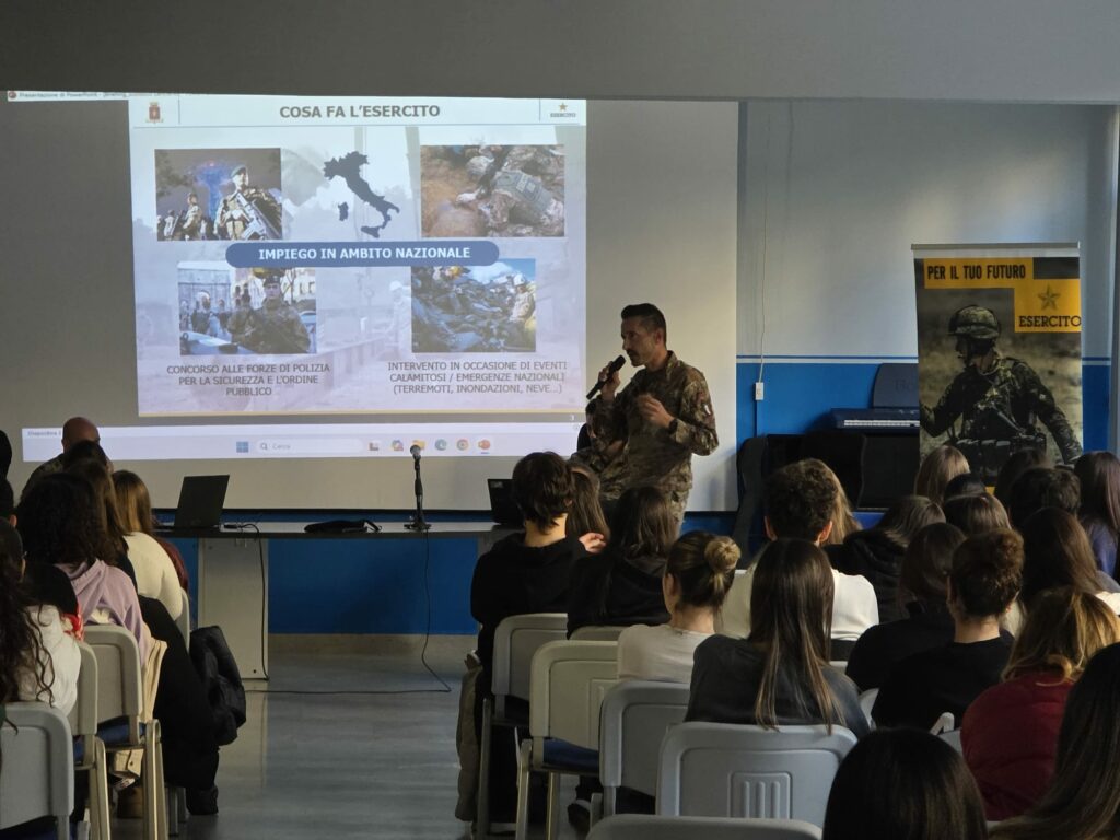 L’Esercito Italiano incontra gli studenti del “De Titta – Fermi” per l’orientamento post-diploma